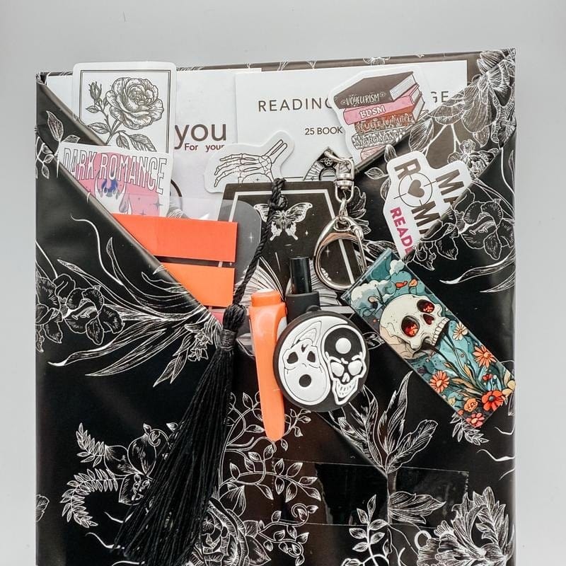 Cilifer®🖤📚Gothic Blind Date with a Book