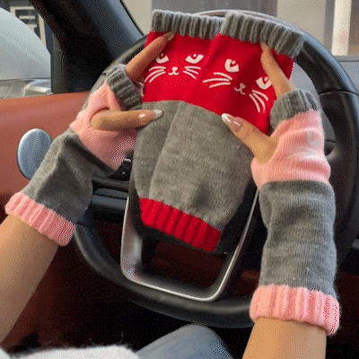 Cilifer®Women's Knitted Fingerless Gloves with Cute Cat Pattern
