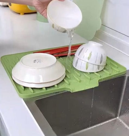 CZTICLE®💥No-Spill Silicone Worktop Saver – Heat-Resistant & Non-Slip Mat for Drip-Free Drying💥