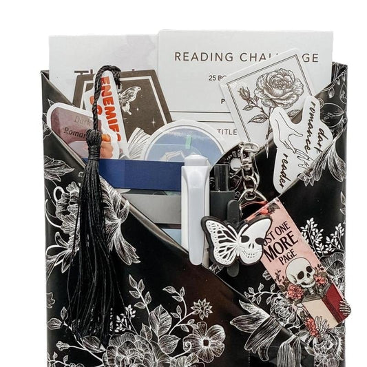 Cilifer®🖤📚Gothic Blind Date with a Book